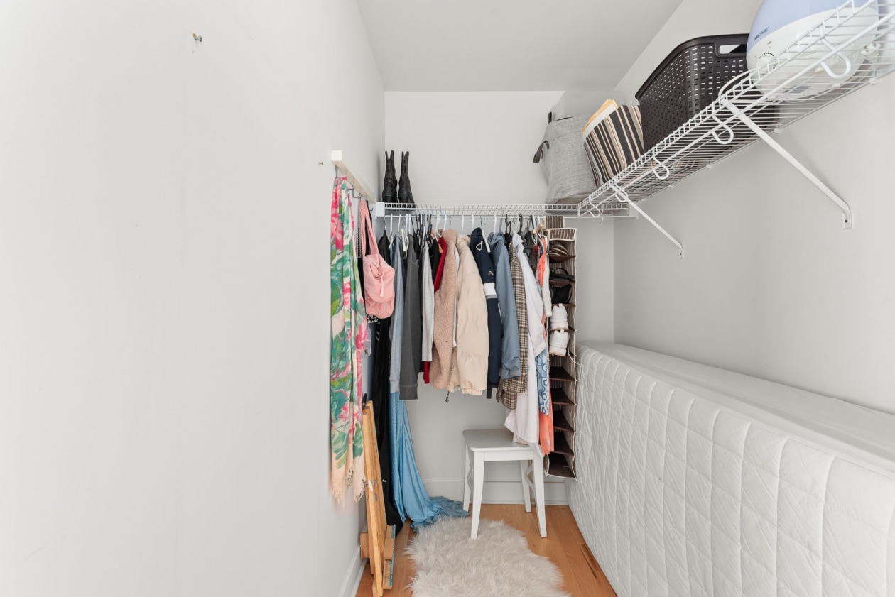 Penderie — 156, Rue Ste-Anne, Saint-Jacques, J0K2R0, Saint-Jacques