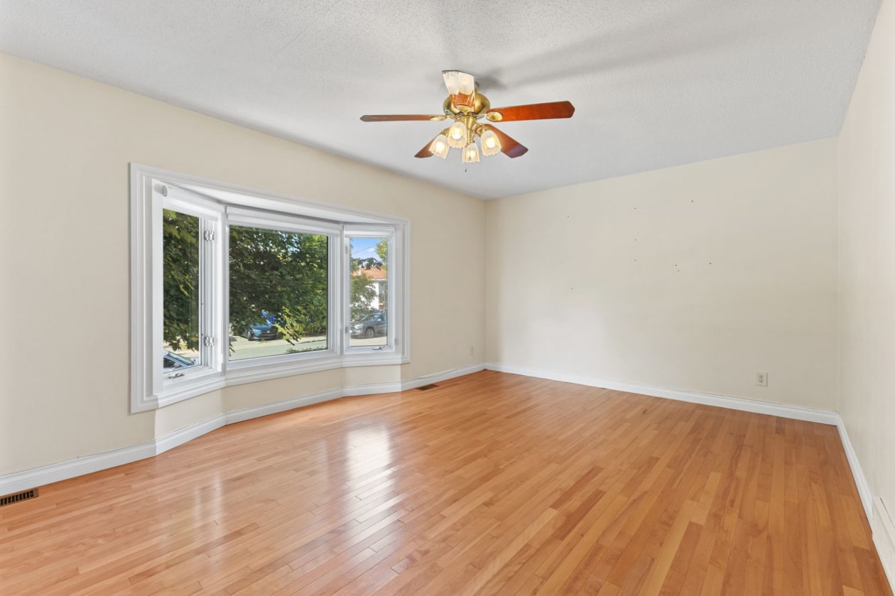 Salon — 34 Rue Montmorency, Gatineau
