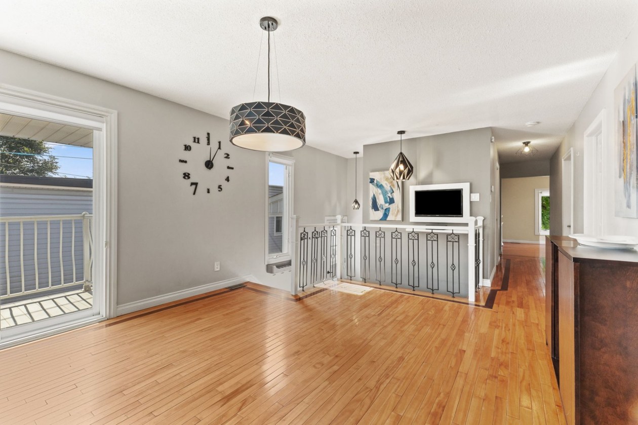 Salon — 34Z Rue Montmorency, Gatineau