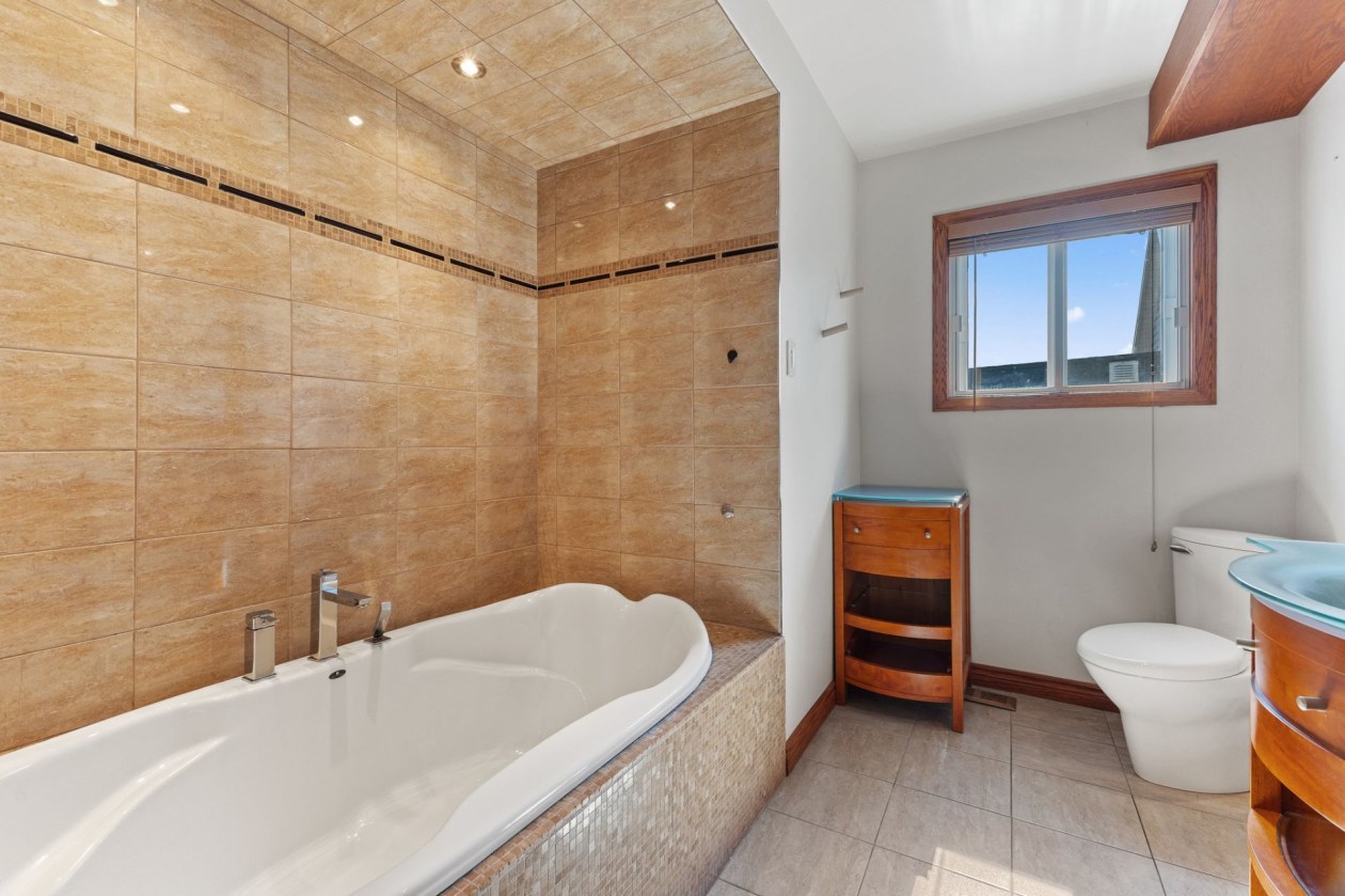 Salle de bains — 34Z Rue Montmorency, Gatineau