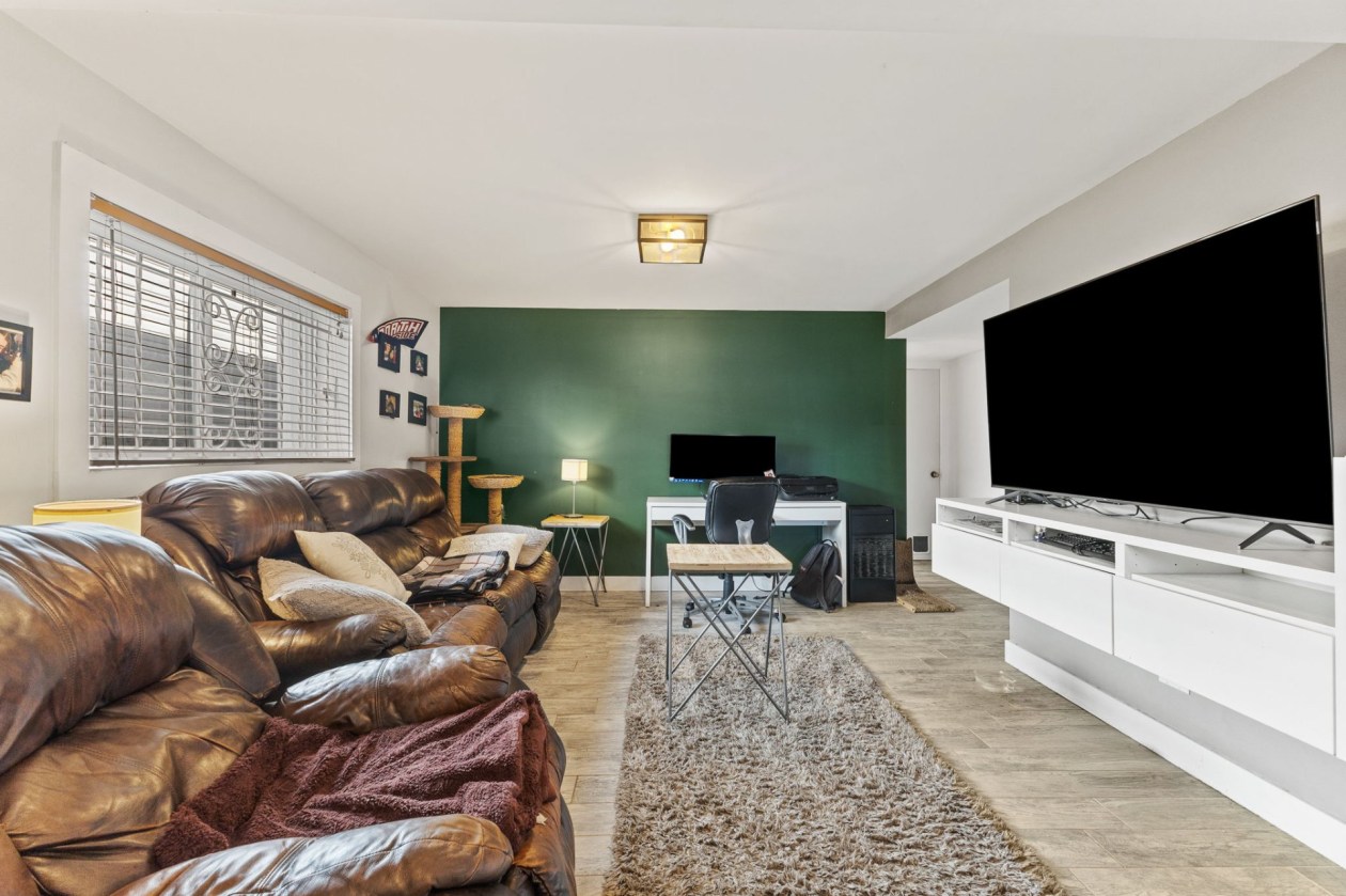 Salon — 34Z Rue Montmorency, Gatineau
