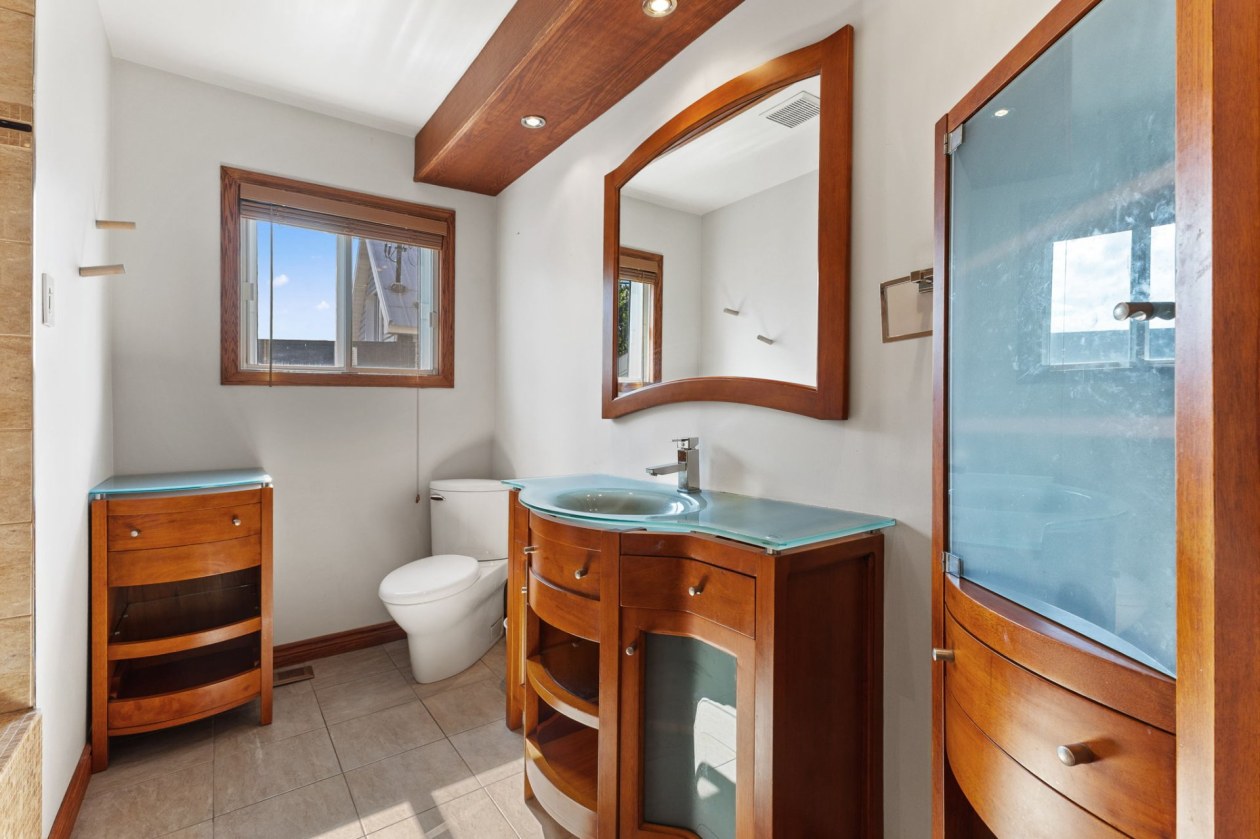 Salle de bains — 34Z Rue Montmorency, Gatineau