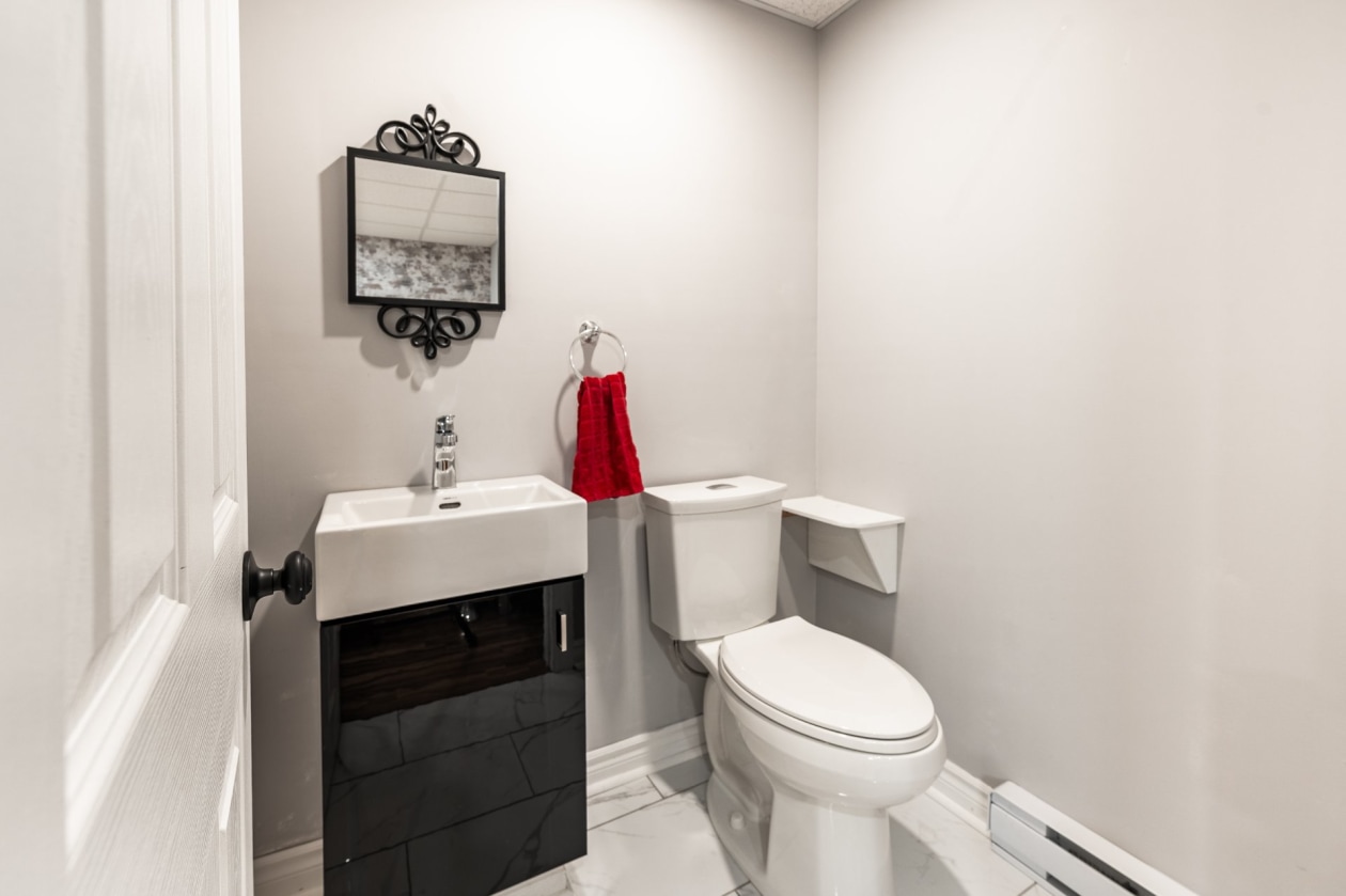 Washroom — 1837 Rue d'Annecy, Saint-Jérôme