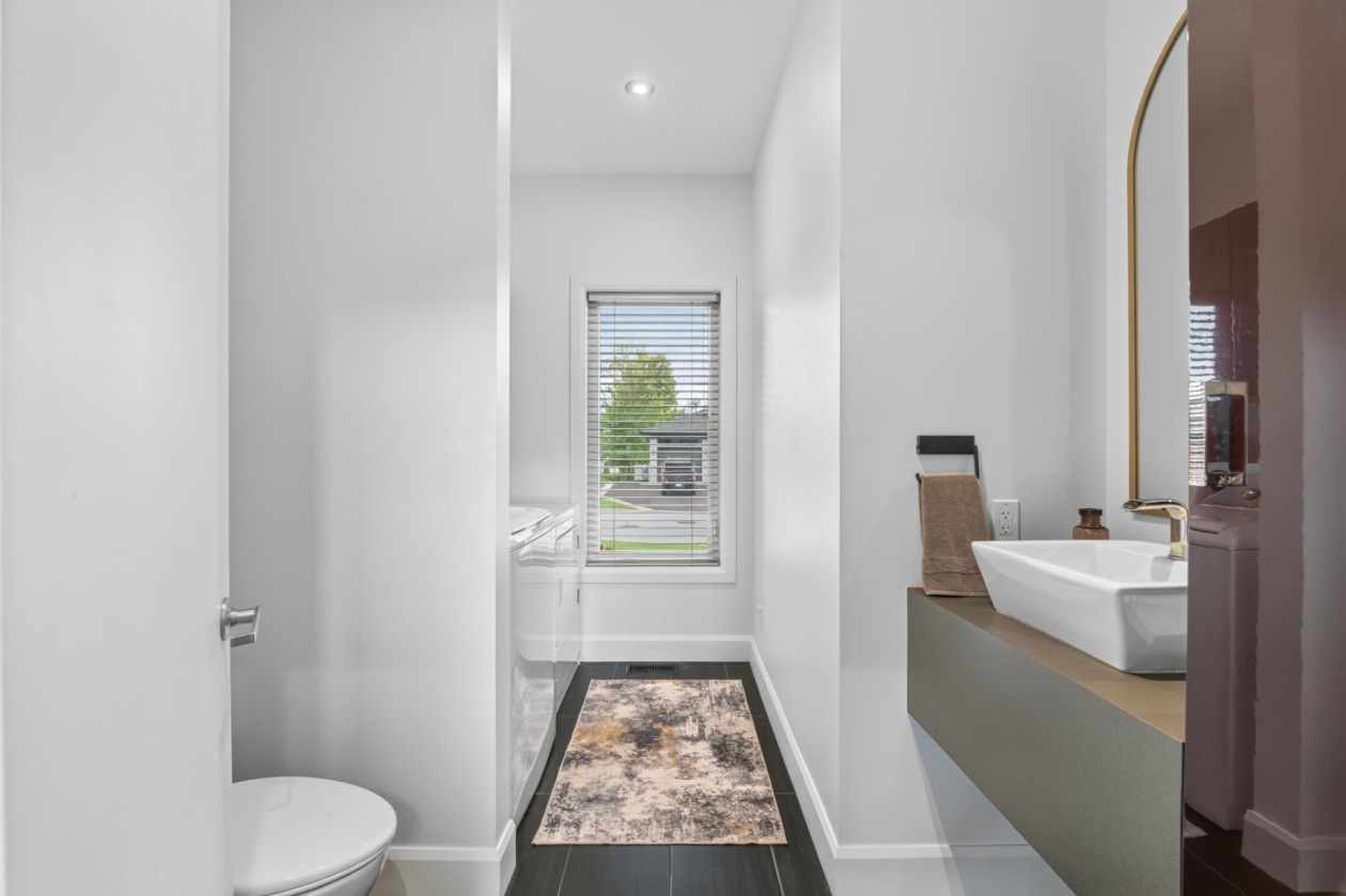 Salle de lavage — 224 Rue des Berges, Neuville