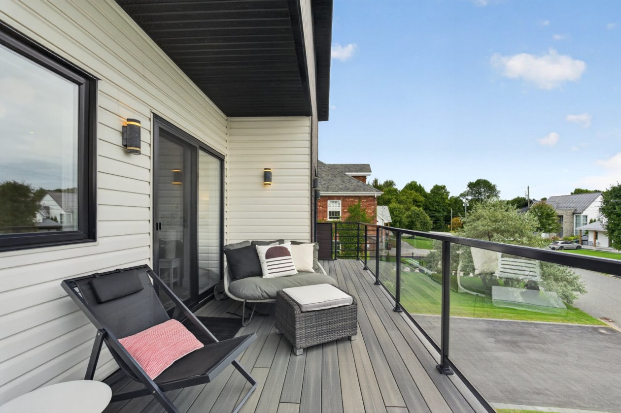 Balcon — 224 Rue des Berges, Neuville