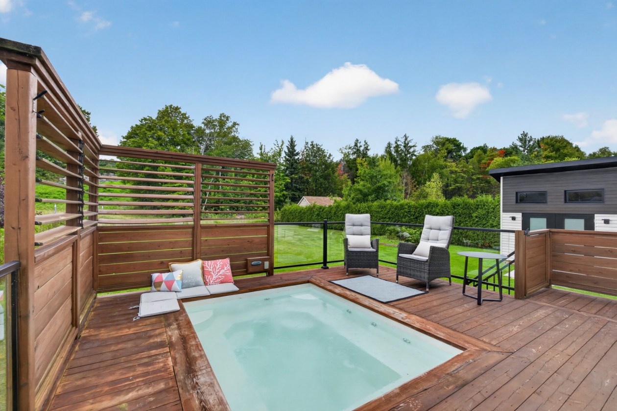 Terrasse — 224 Rue des Berges, Neuville