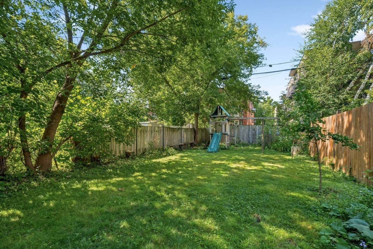 Cour — 2382, Boul. Grand, Montréal (Côte-des-Neiges/Notre-Dame-de-Grâce), H4B2W9, Montréal (Côte-des-Neiges/Notre-Dame-de-Grâce)