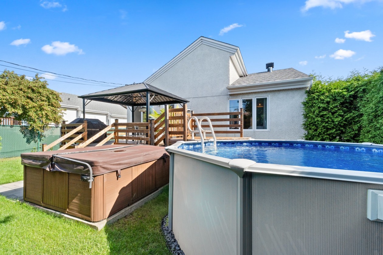 Piscine — 3417, Rue Boisclair, Boisbriand, J7H1M3, Boisbriand