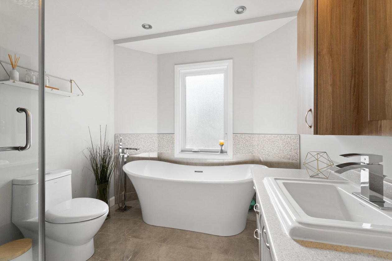 Salle de bains — 3417, Rue Boisclair, Boisbriand, J7H1M3, Boisbriand