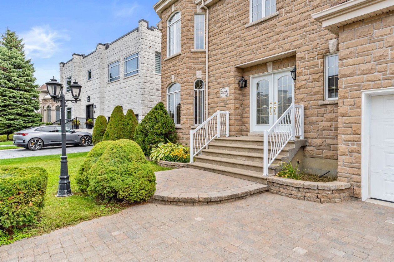 Façade — 3928, Rue du Commissaire, Laval (Duvernay), H7E5H4, Laval (Duvernay)