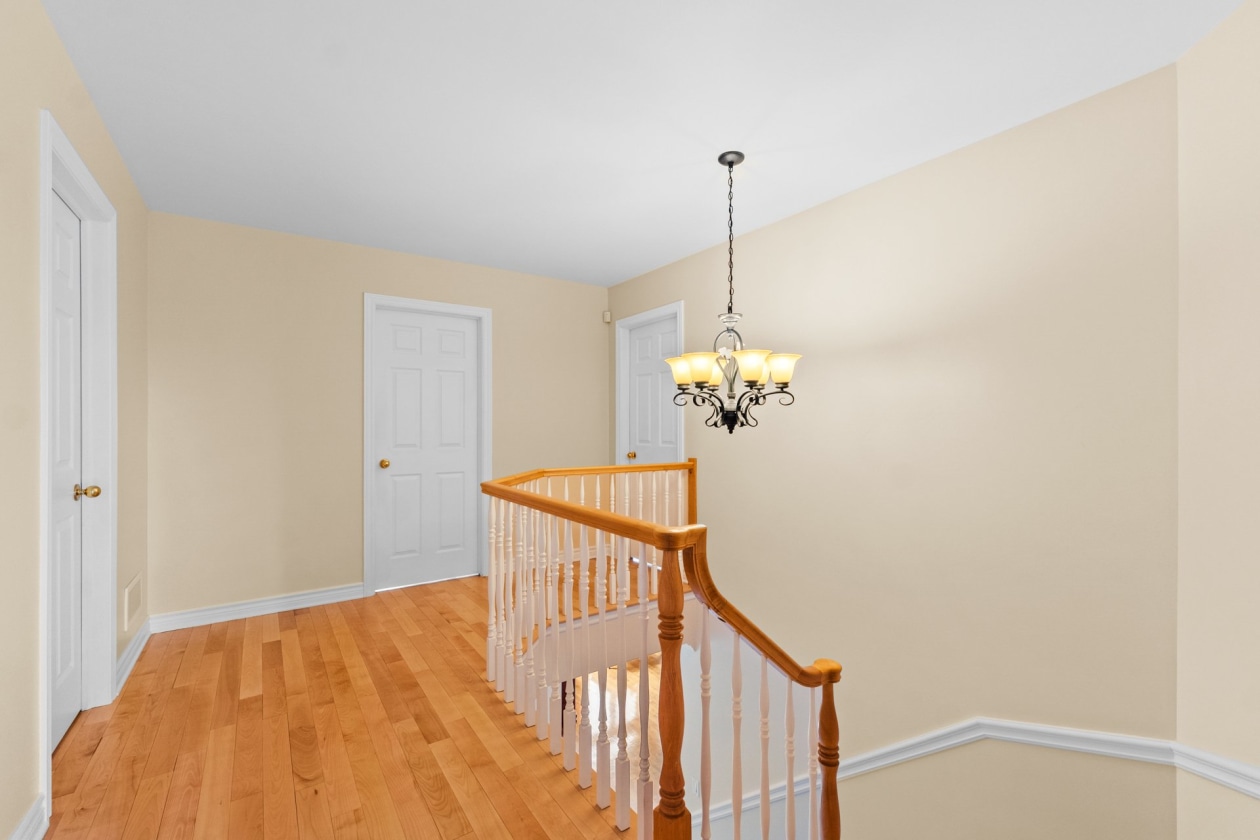 Escalier — 3928, Rue du Commissaire, Laval (Duvernay), H7E5H4, Laval (Duvernay)