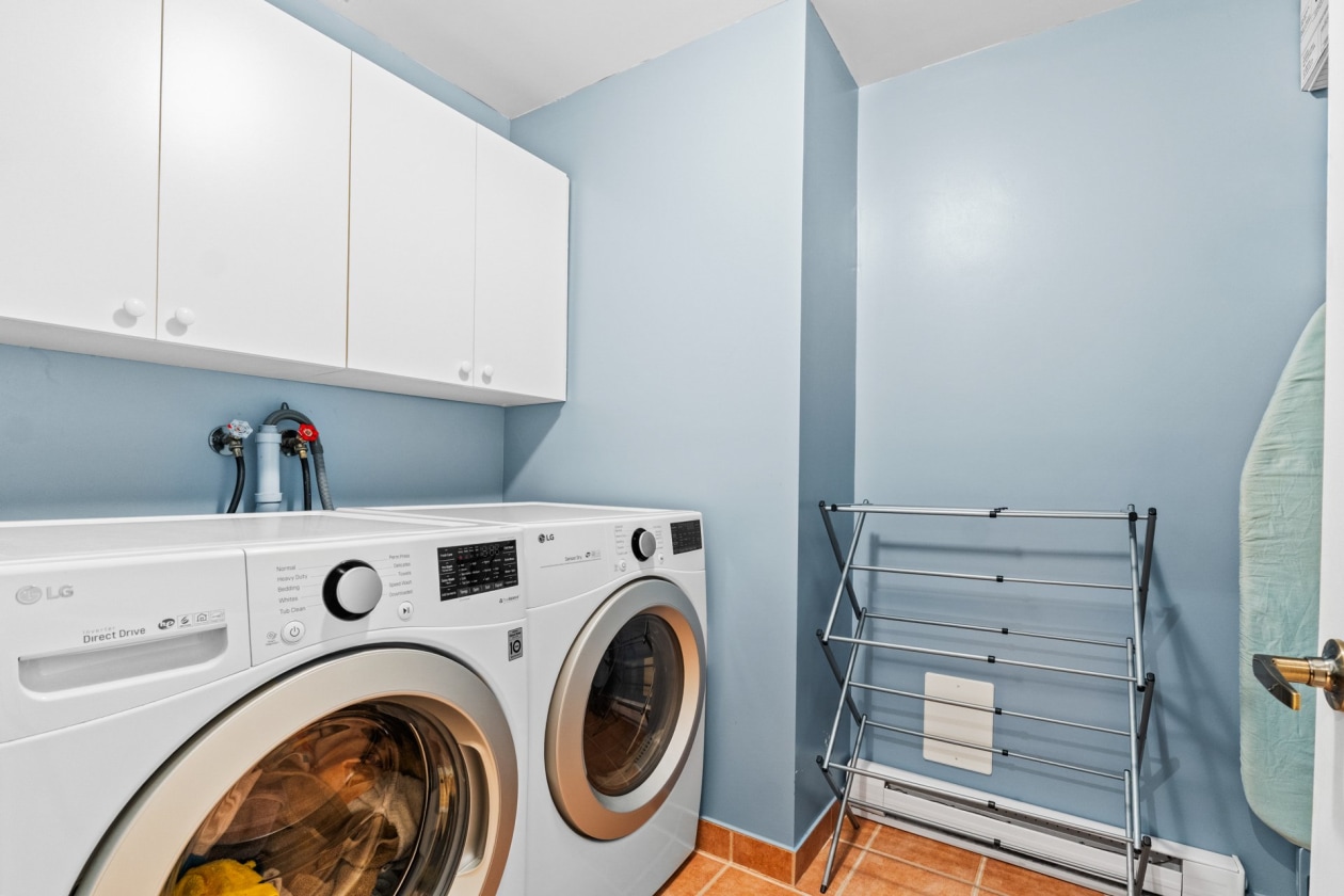 Salle de lavage — 3928, Rue du Commissaire, Laval (Duvernay), H7E5H4, Laval (Duvernay)