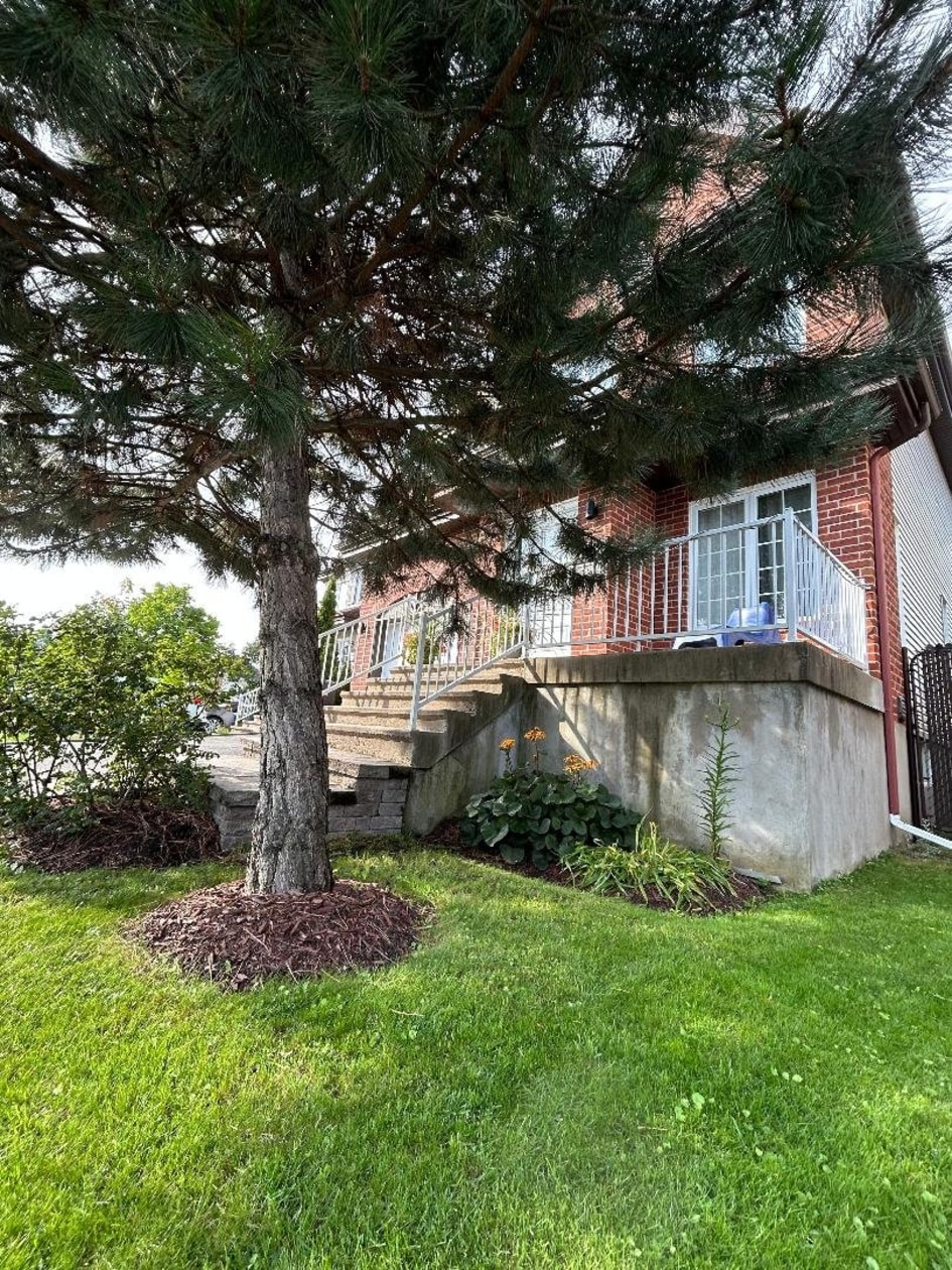 Façade — 4059 Rue Aubert, Laval