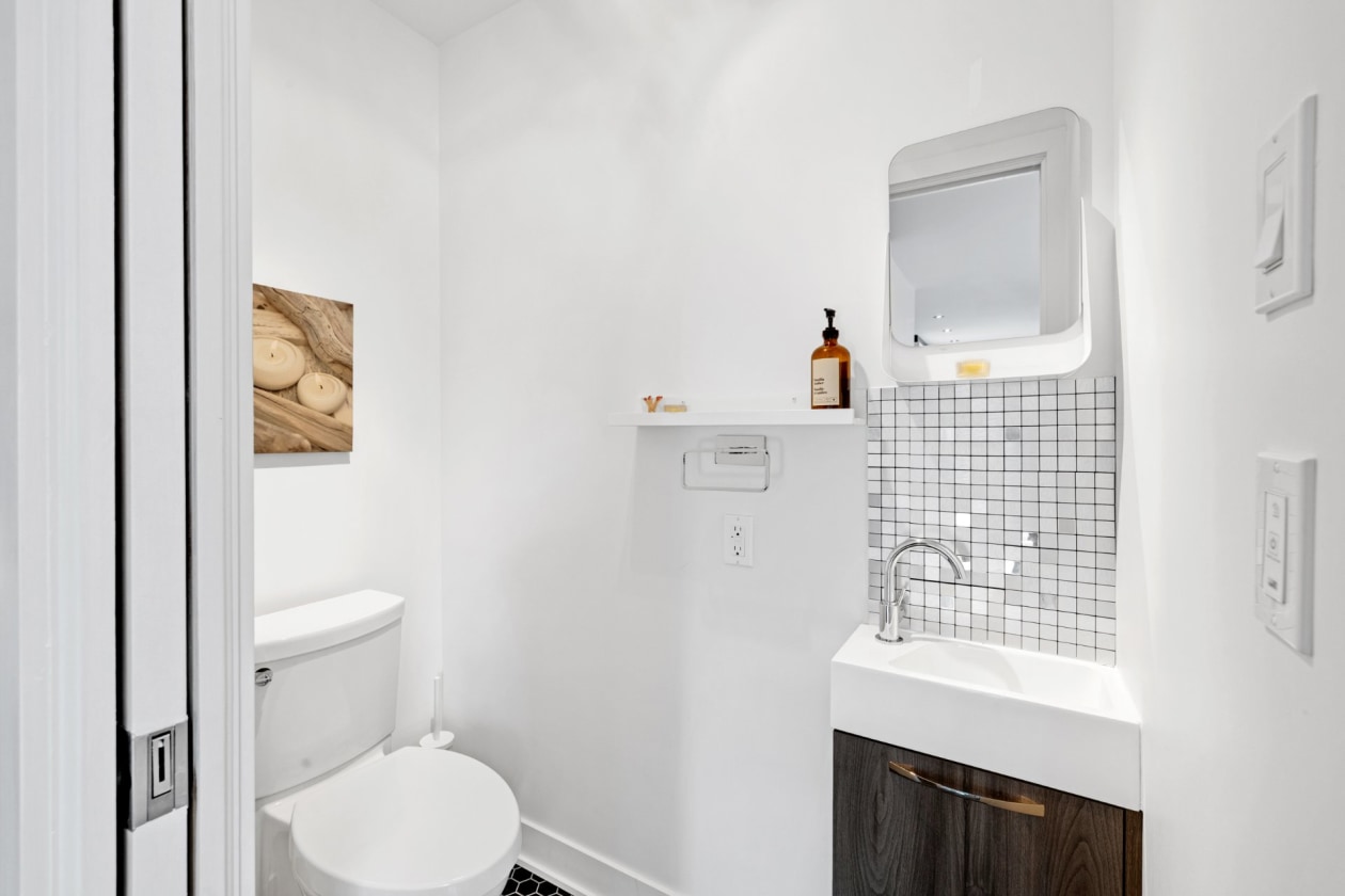 Salle d'eau — 1164Z Rue Laurier, Longueuil