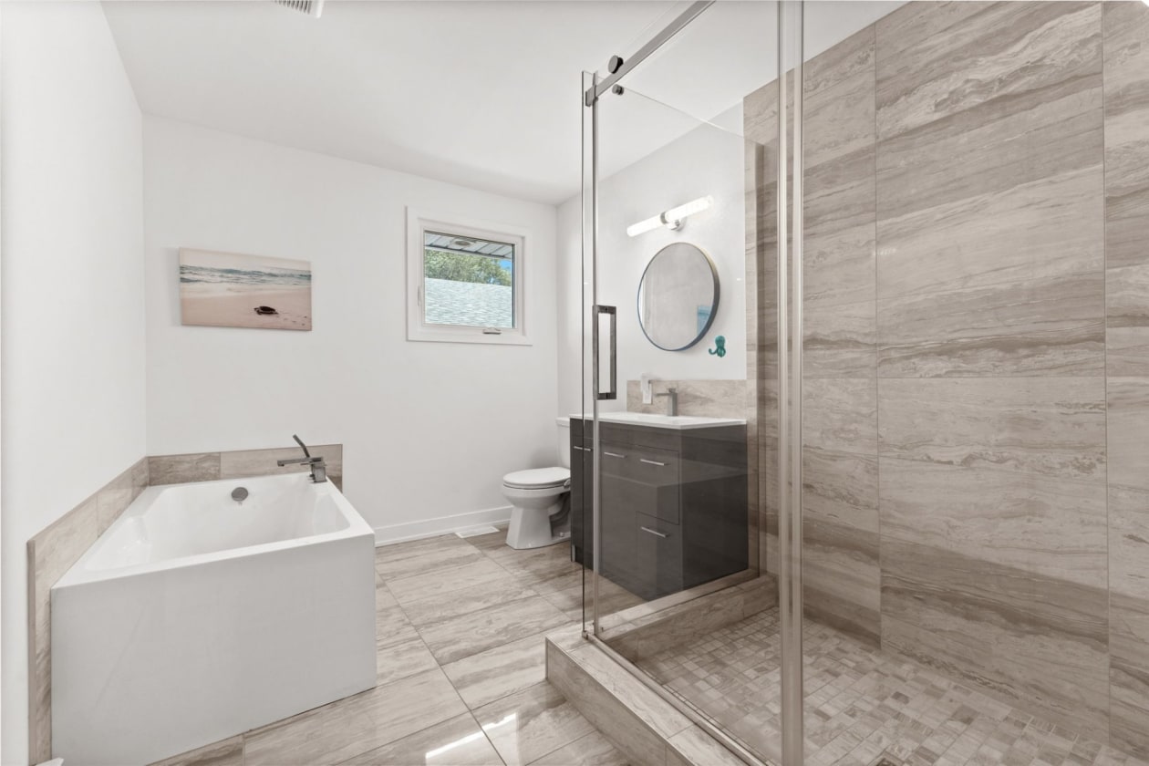 Salle de bains — 270 - 272 Rue Riviera, Gatineau