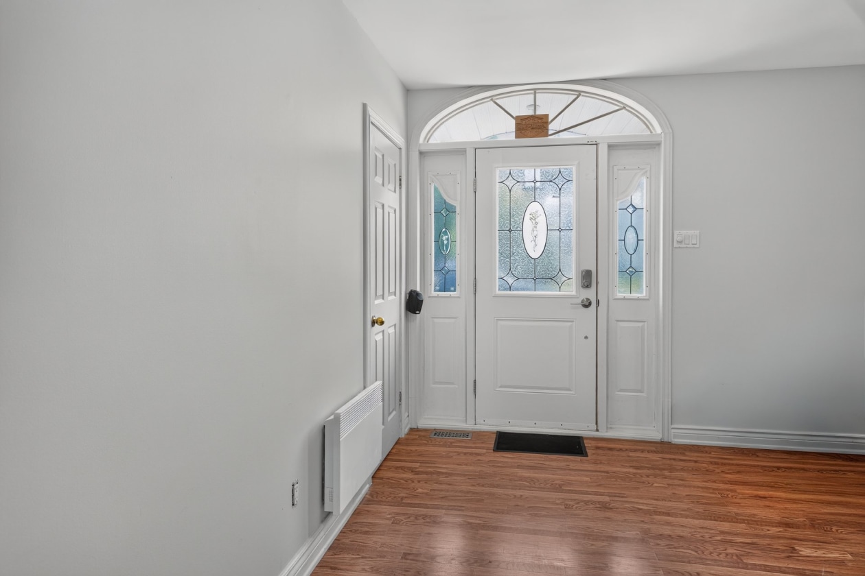 Hall d'entrée — 545 Rue Patrice, Saint-André-Avellin