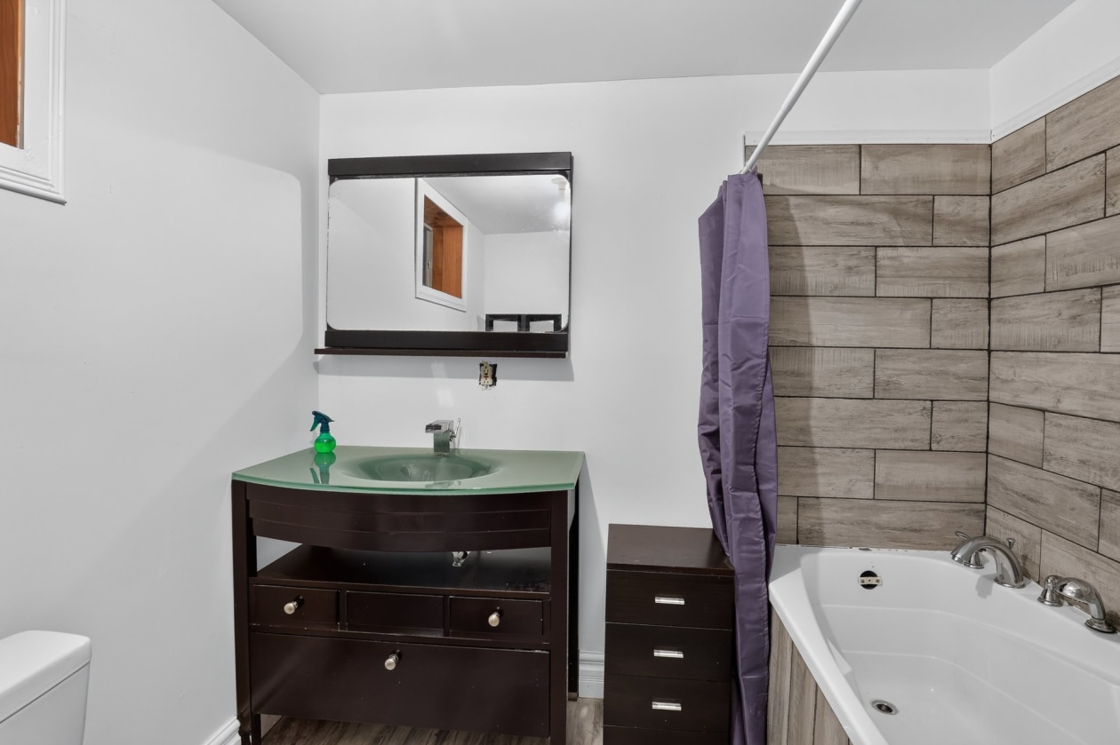 Salle de bains — 545 Rue Patrice, Saint-André-Avellin