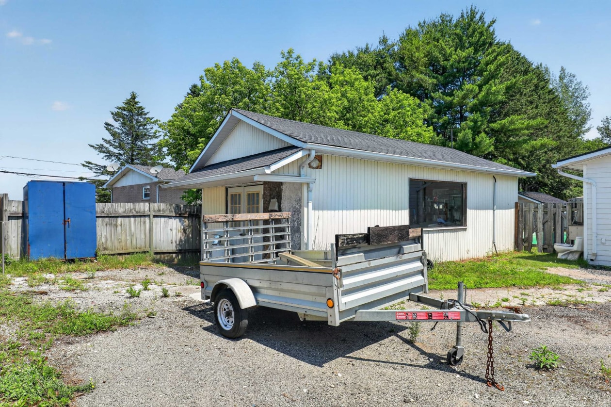 Garage — 545 Rue Patrice, Saint-André-Avellin