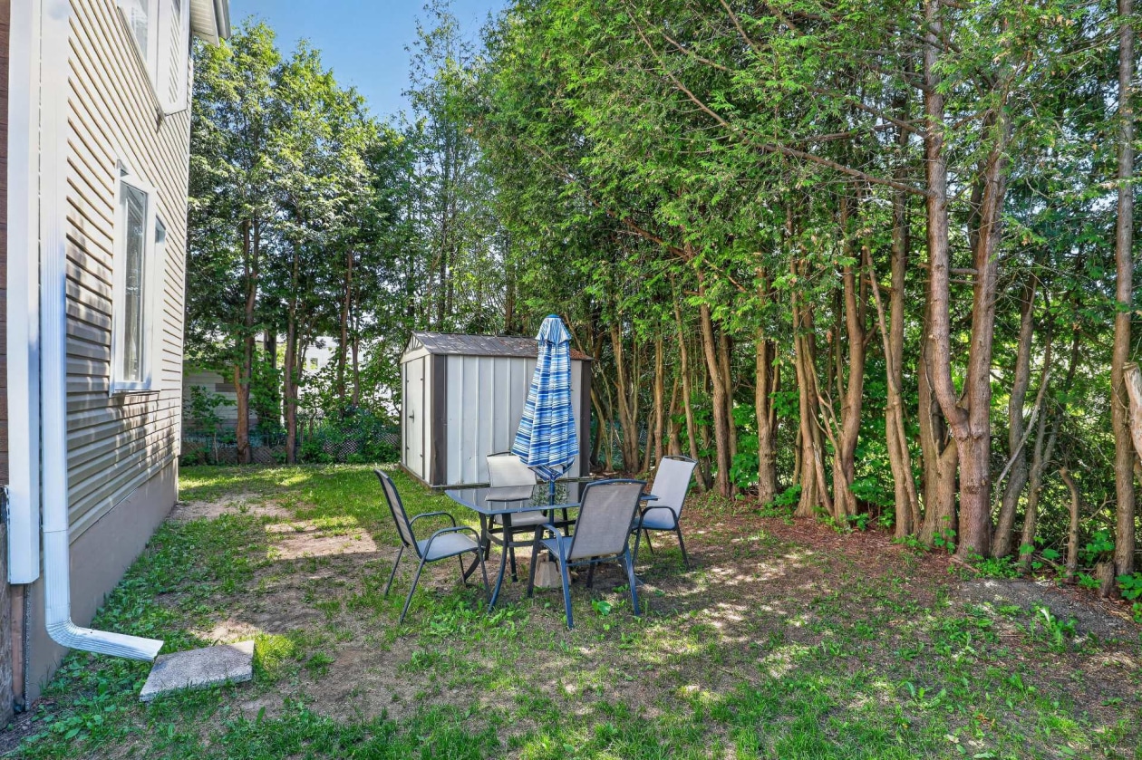 Cour — 16 - 16A Rue Lanthier, Saint-André-Avellin