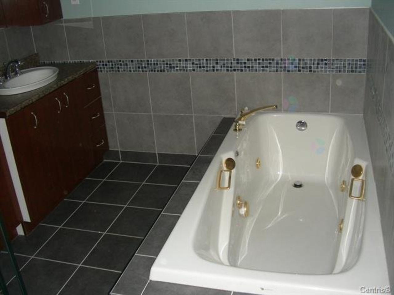 Salle de bains — 2813 Route 148, Grenville-sur-la-Rouge