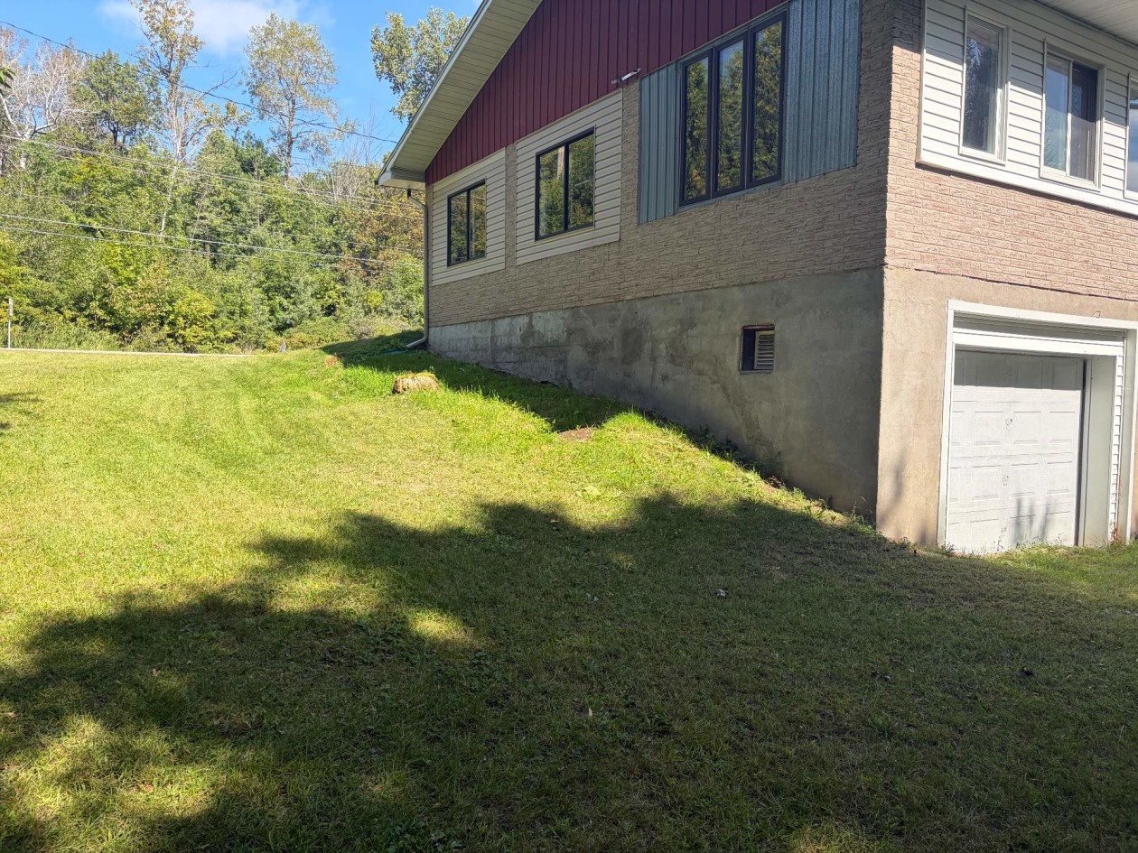 Garage — 2813 Route 148, Grenville-sur-la-Rouge