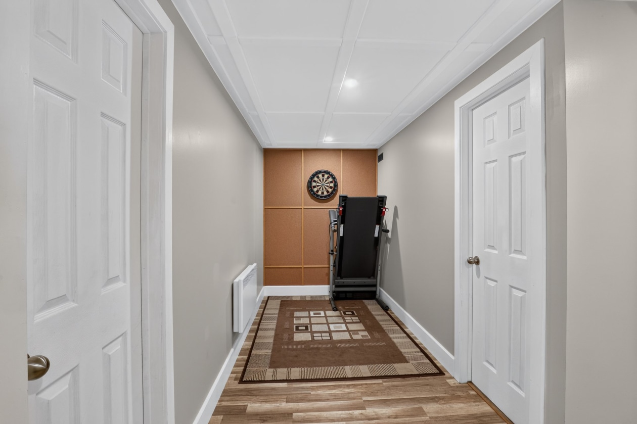 Salle d'exercice — 1207 Route 321, Duhamel