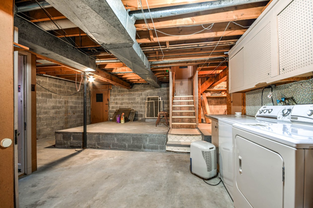 Sous-sol — 603 Rue Owens, Montebello