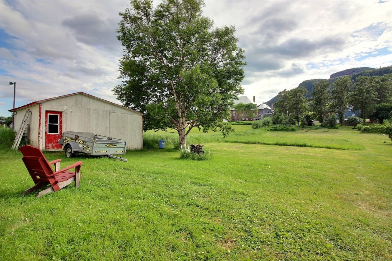 Remise — 86 Route 132 O., Percé