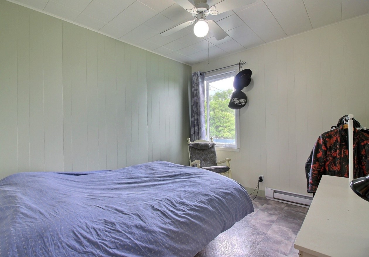 Chambre à coucher — 86 Route 132 O., Percé