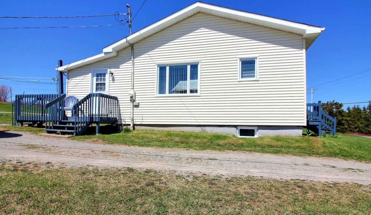 Façade — 1160, 2e Rang, Percé, G0C1G0, Percé