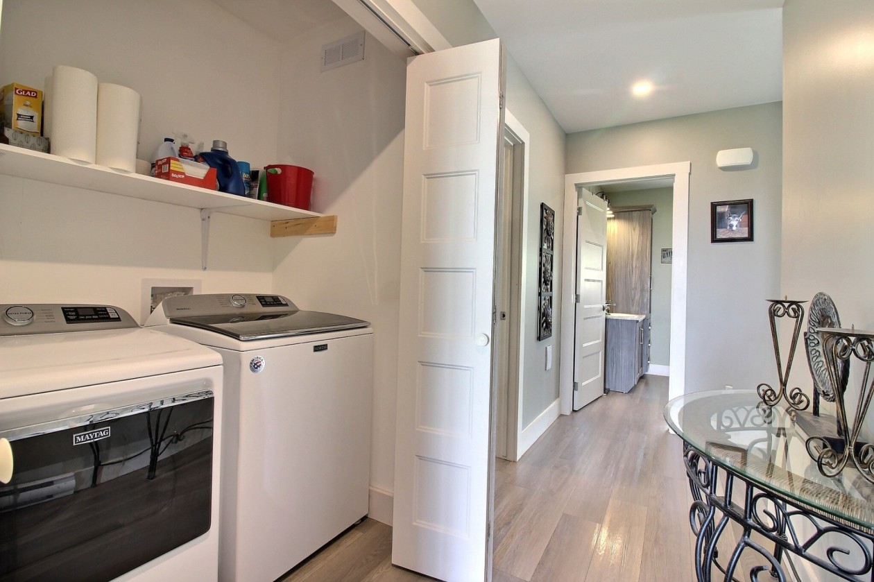 Salle de lavage — 554 Route 132 O., Percé