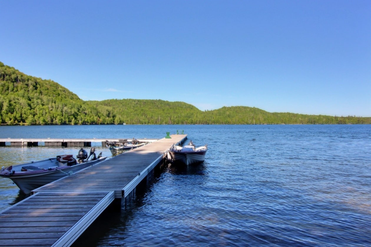 Nearby — Ch. du Lac-Sept-Îles, Chandler