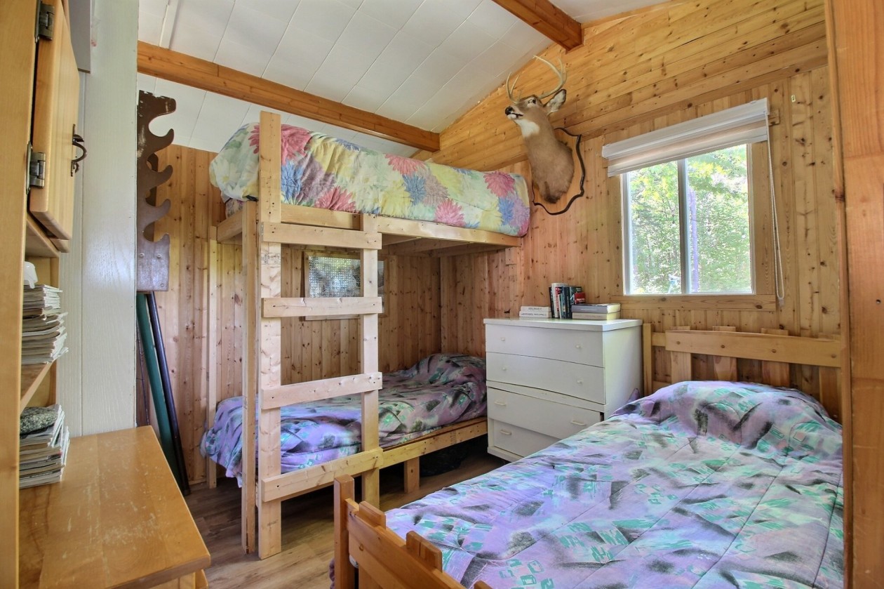 Bedroom — Ch. du Lac-Sept-Îles, Chandler