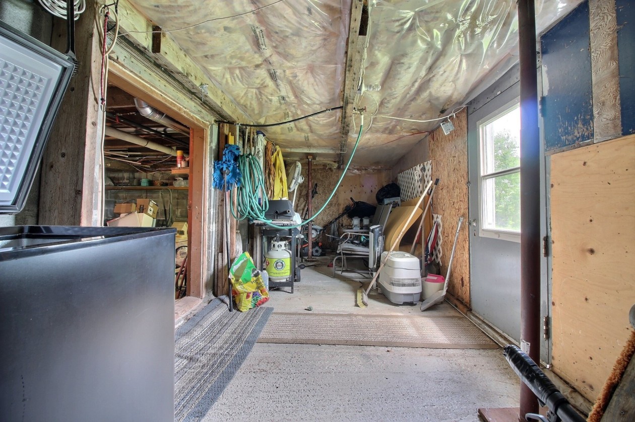 Sous-sol — 963 Route 132 E., Percé