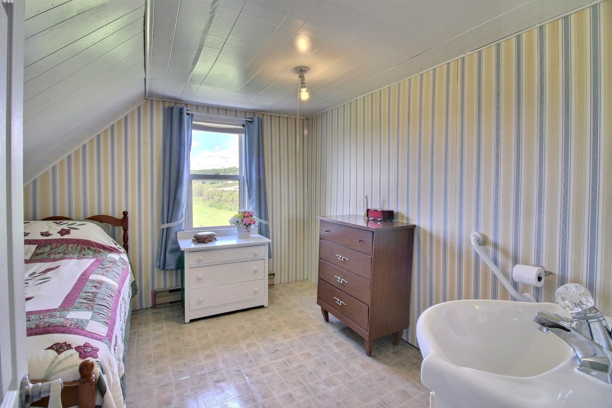 Chambre à coucher — 963 Route 132 E., Percé