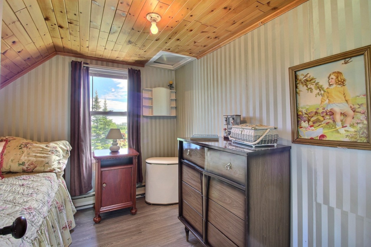 Chambre à coucher — 963 Route 132 E., Percé