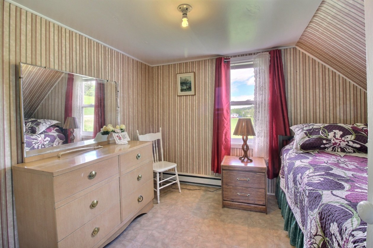 Chambre à coucher — 963 Route 132 E., Percé