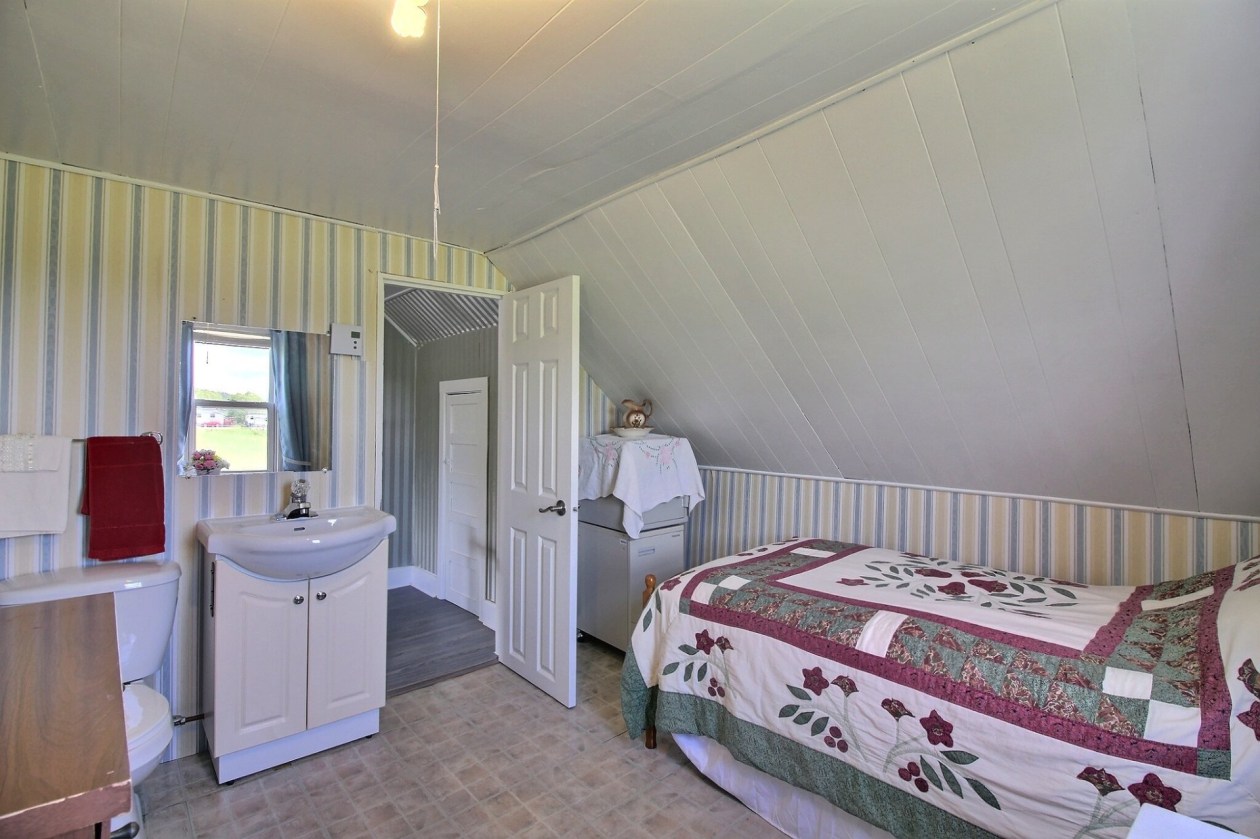 Chambre à coucher — 963 Route 132 E., Percé