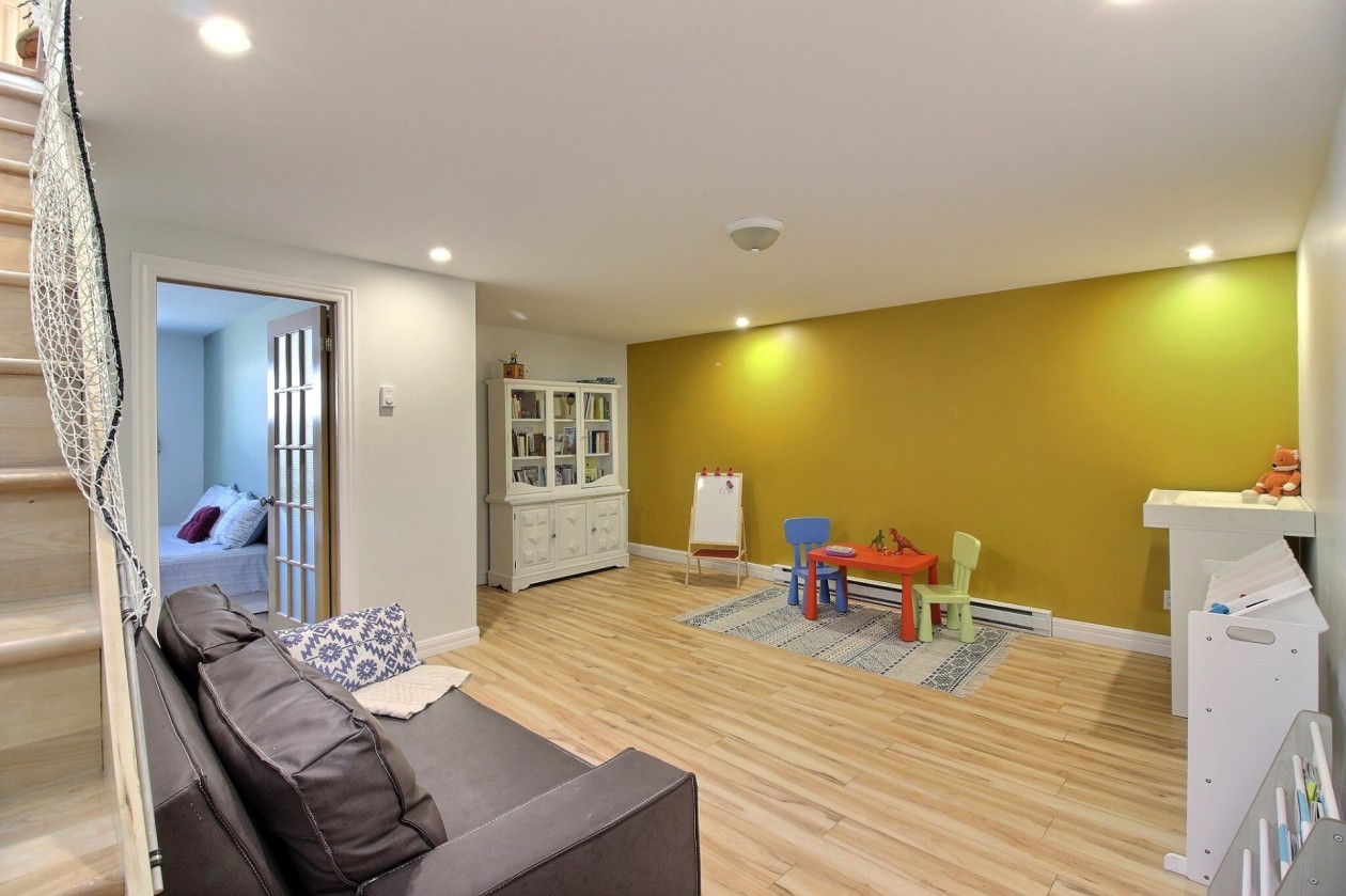 Salle familiale — 21 Rue du Cap-Barré, Percé
