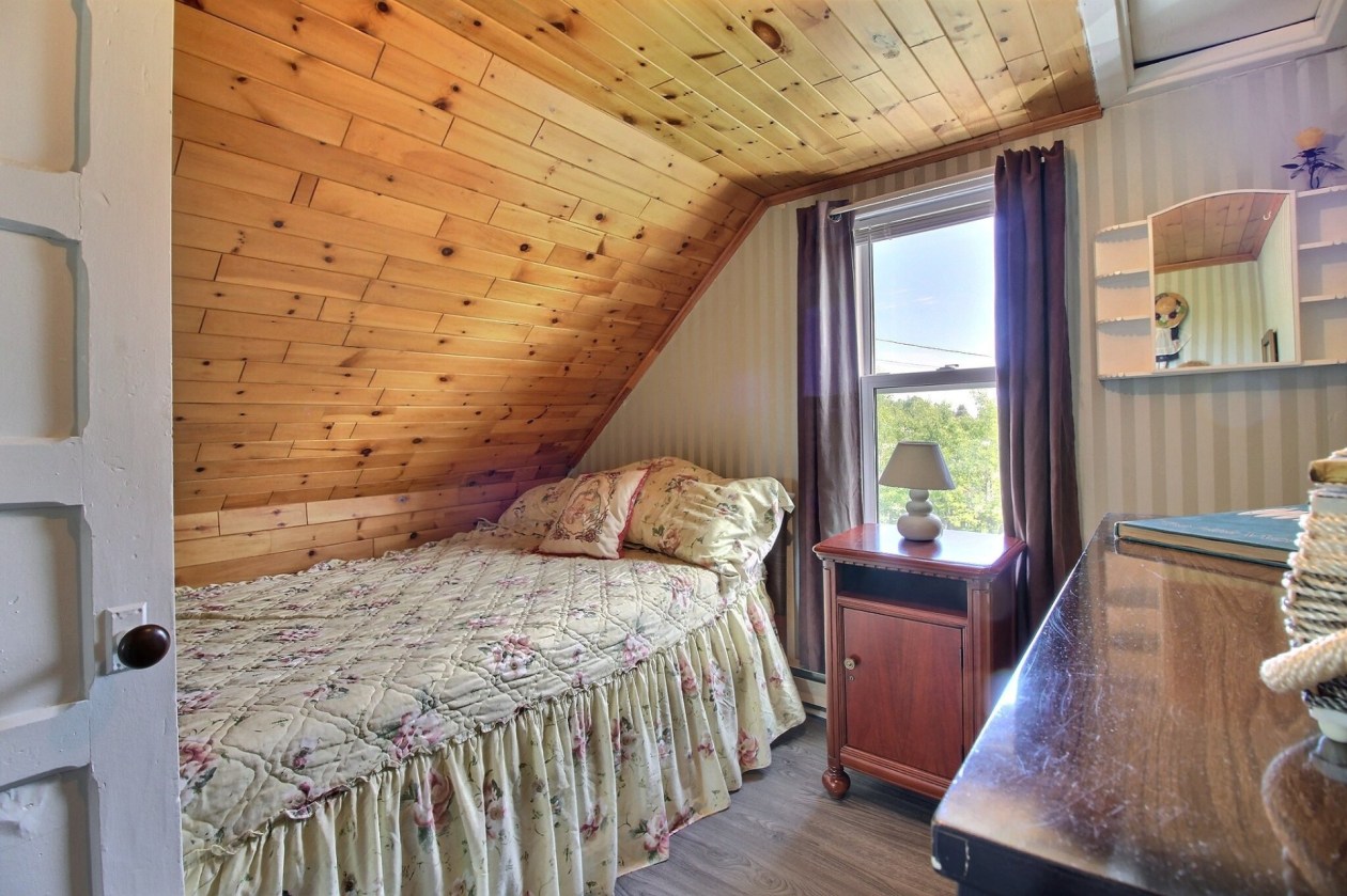 Chambre à coucher — 963 Route 132 E., Percé