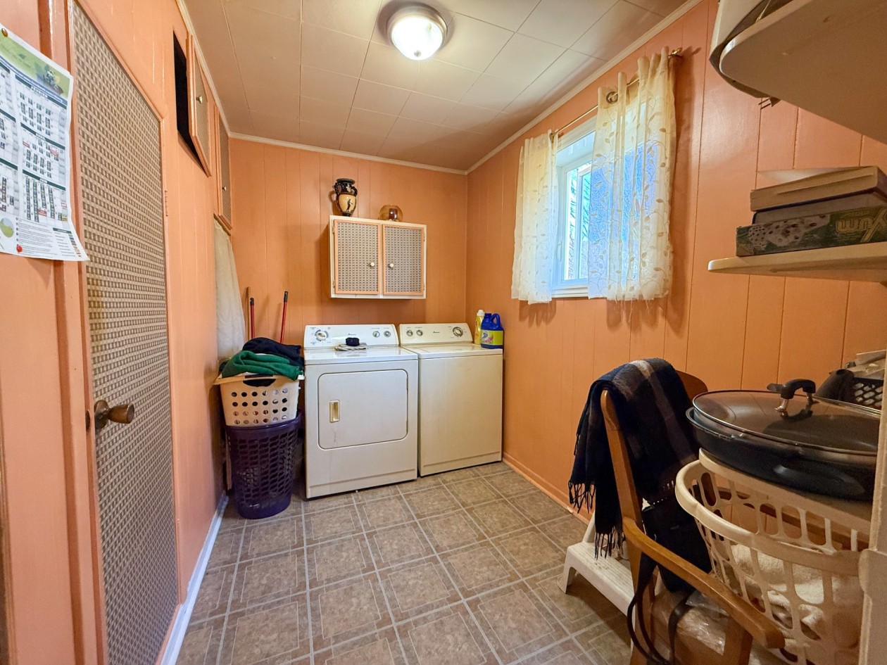 Salle de lavage — 21 - A, Gaspé