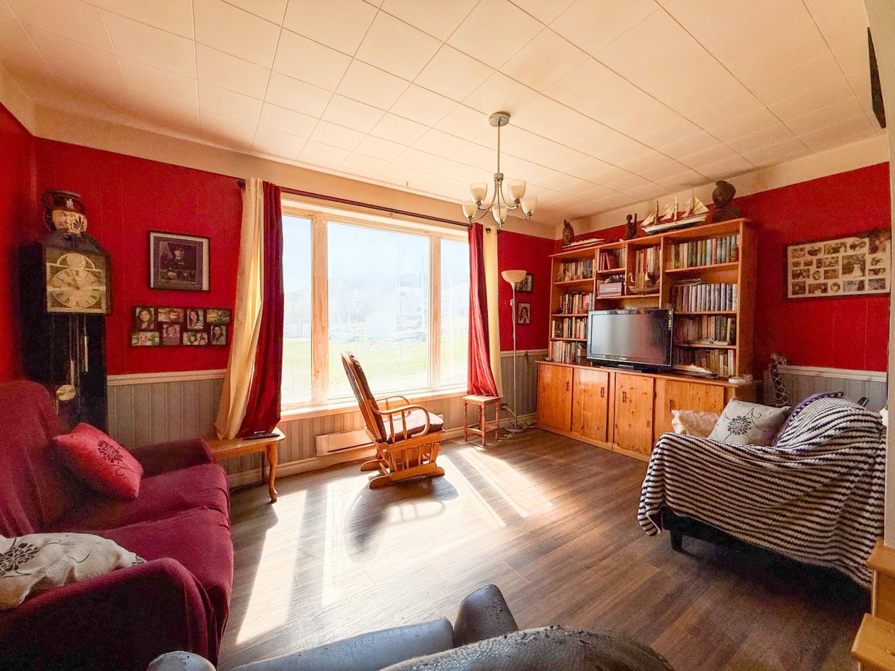 Salon — 21 - A, Gaspé