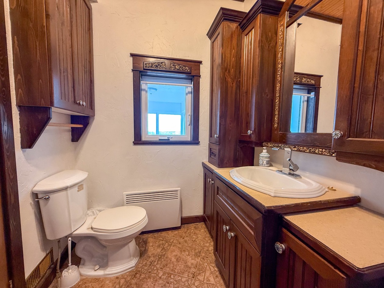 Salle de bains — 211 Route 132, Cloridorme