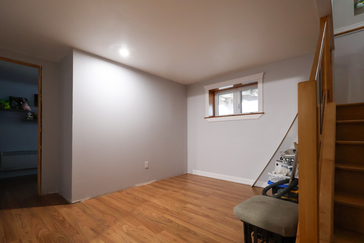 Salle familiale — 804 Route 132 O., Percé