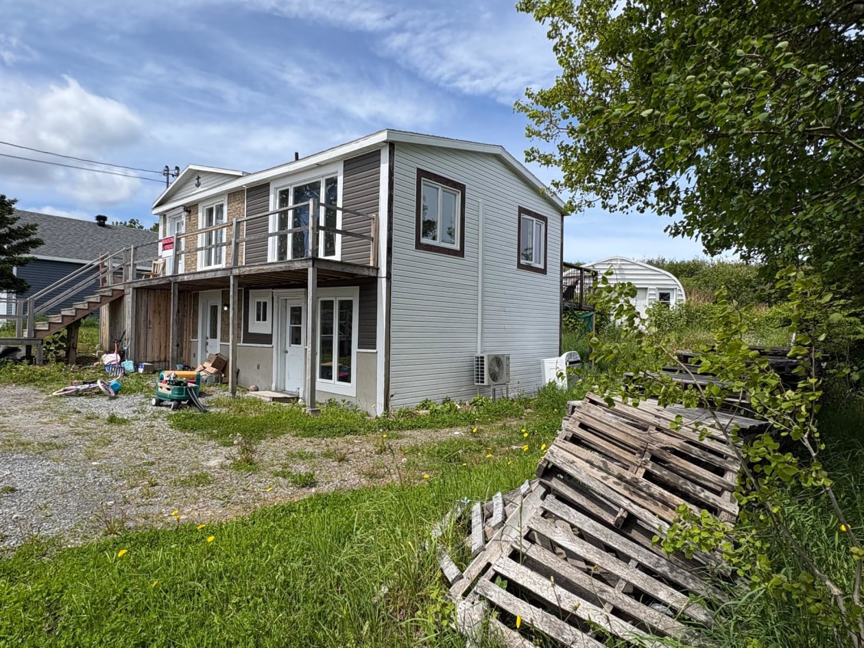 Façade — 9 Rue Dunn, Gaspé