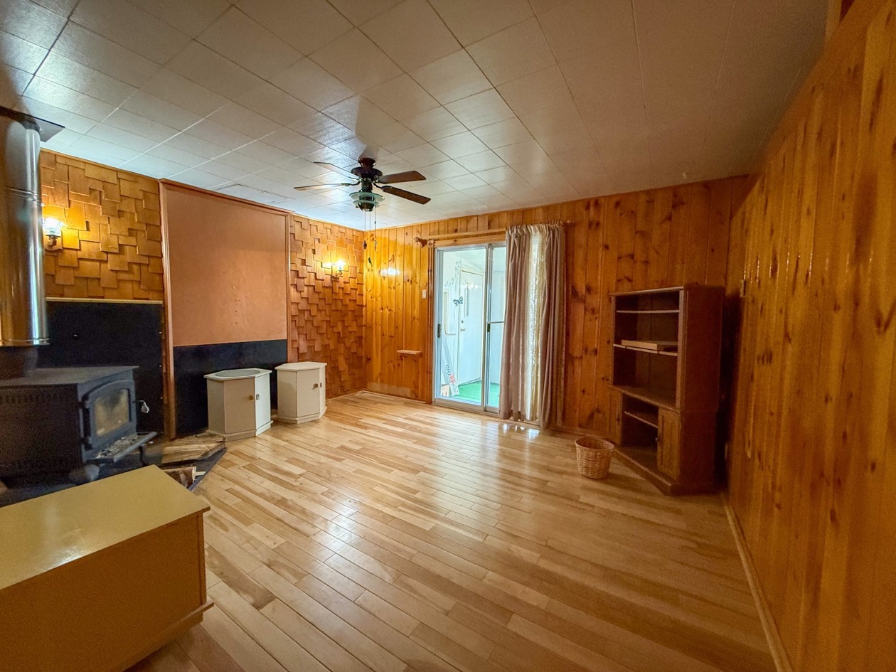 Salon — 816 Boul. de la Pointe-Navarre, Gaspé