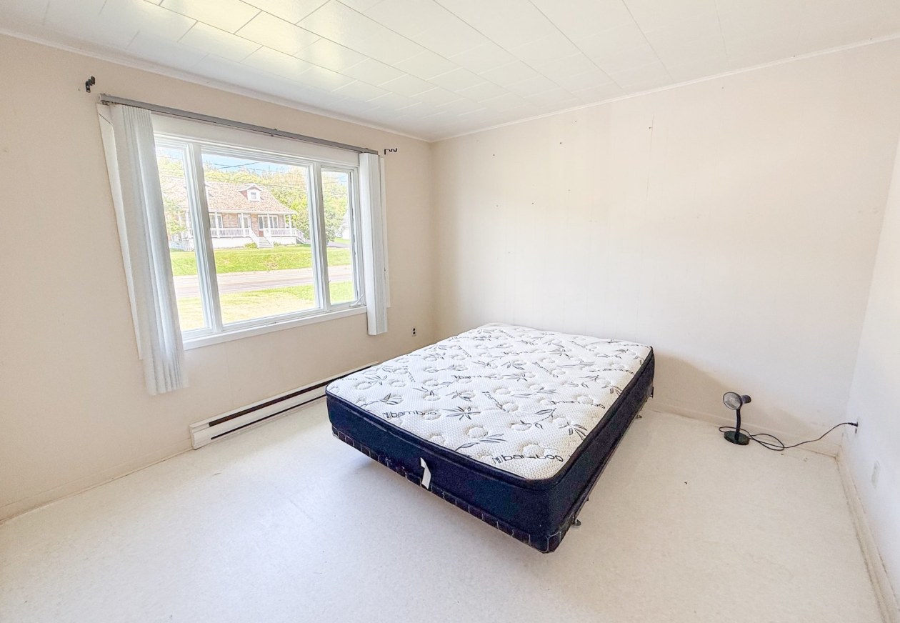 Chambre à coucher principale — 132 Route 132 E., Port-Daniel/Gascons