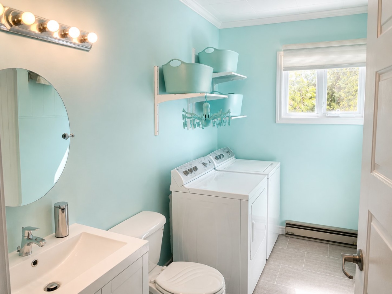 Salle d'eau — 745 Av. de l'Hôtel-de-Ville, Chandler