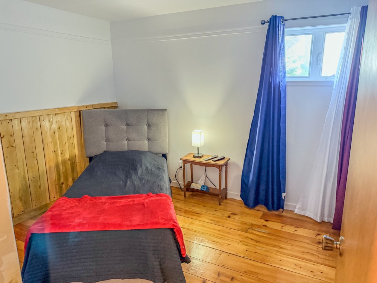 Chambre à coucher — 103 Rue de Normandie, Grande-Rivière