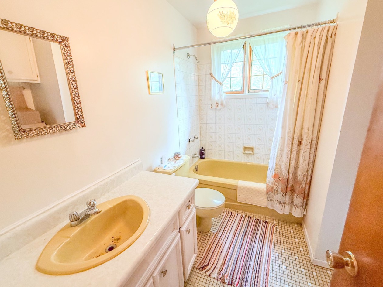 Salle de bains — 88 Route 132 O., Port-Daniel/Gascons